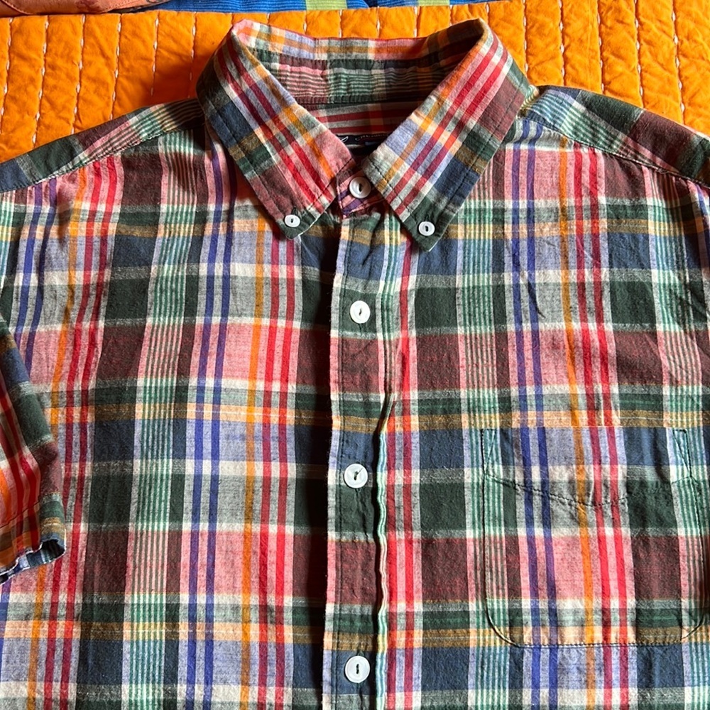 Cremieux plaid short sleeved shirt with front pocket cotton szL